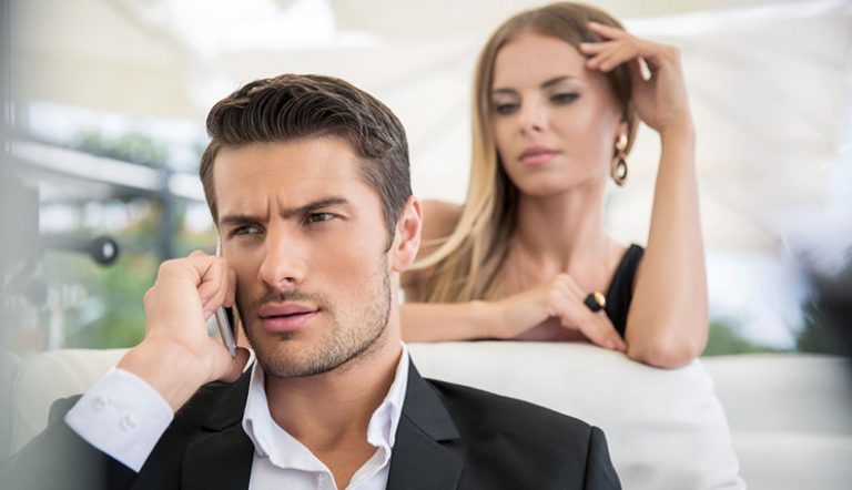 Pourquoi un homme prend ses distances du jour au lendemain? Explication